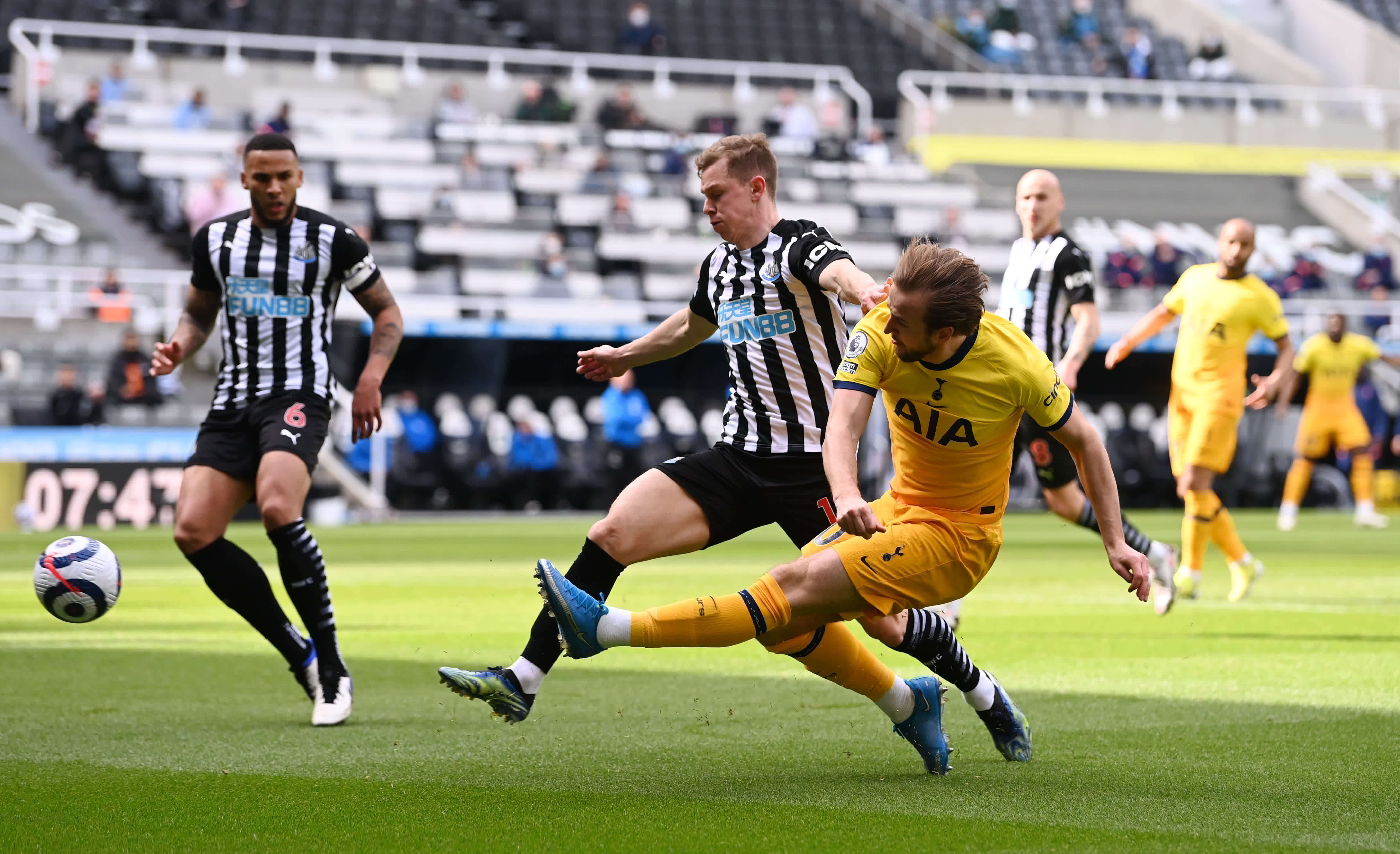 最高人民检察院依法对罗保铭决定逮捕.